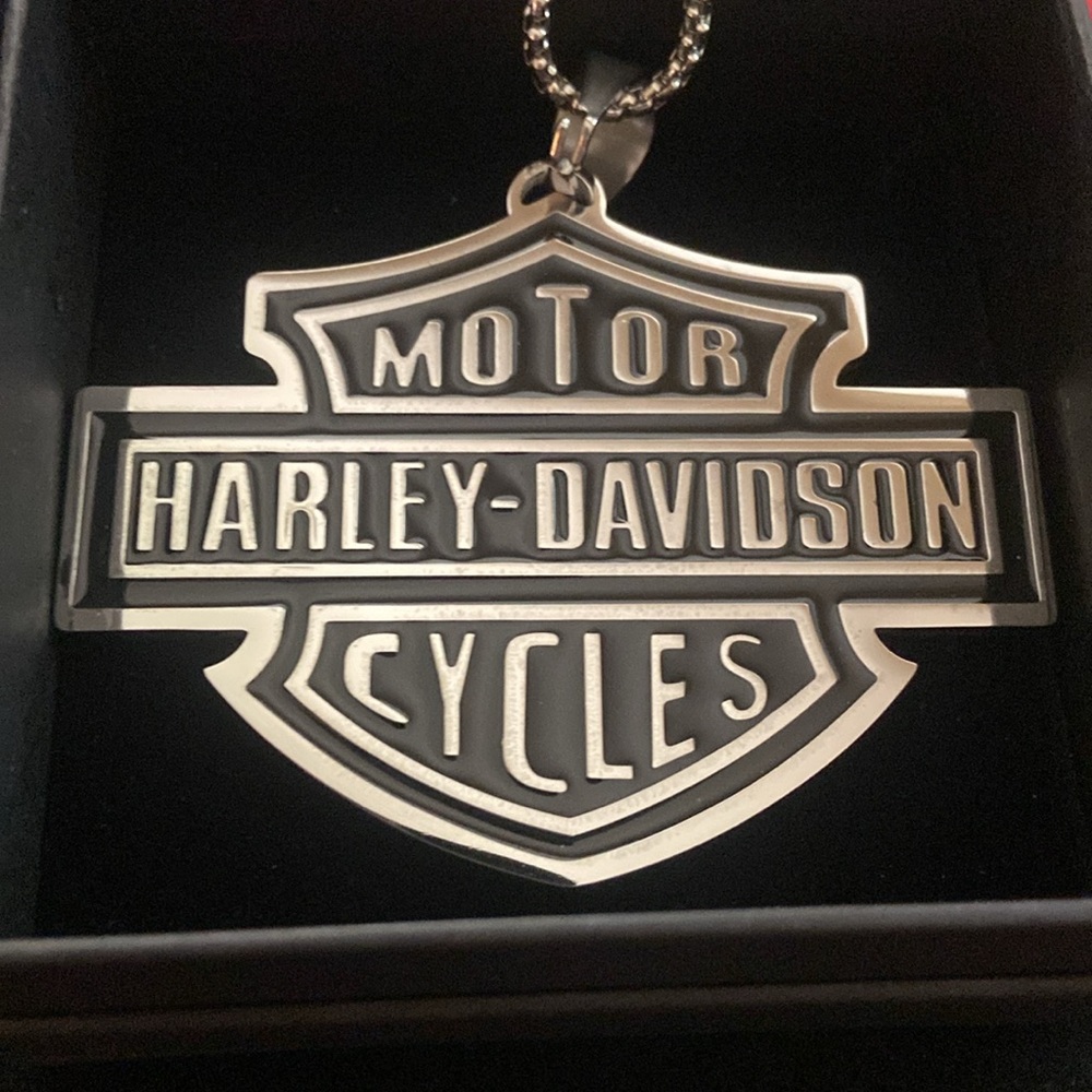 - HD Men’s / Black Necklace
